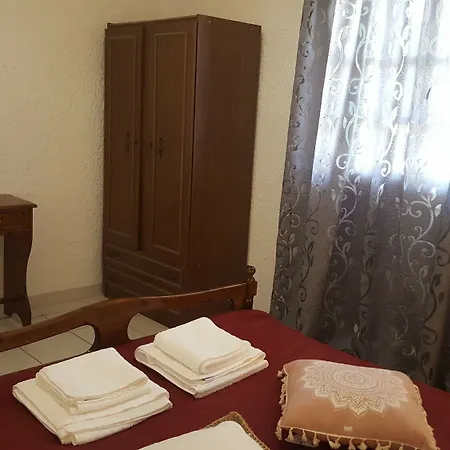 Pizania Apartman *